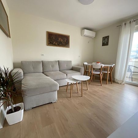 Spring Apartment In Permet Luaran gambar