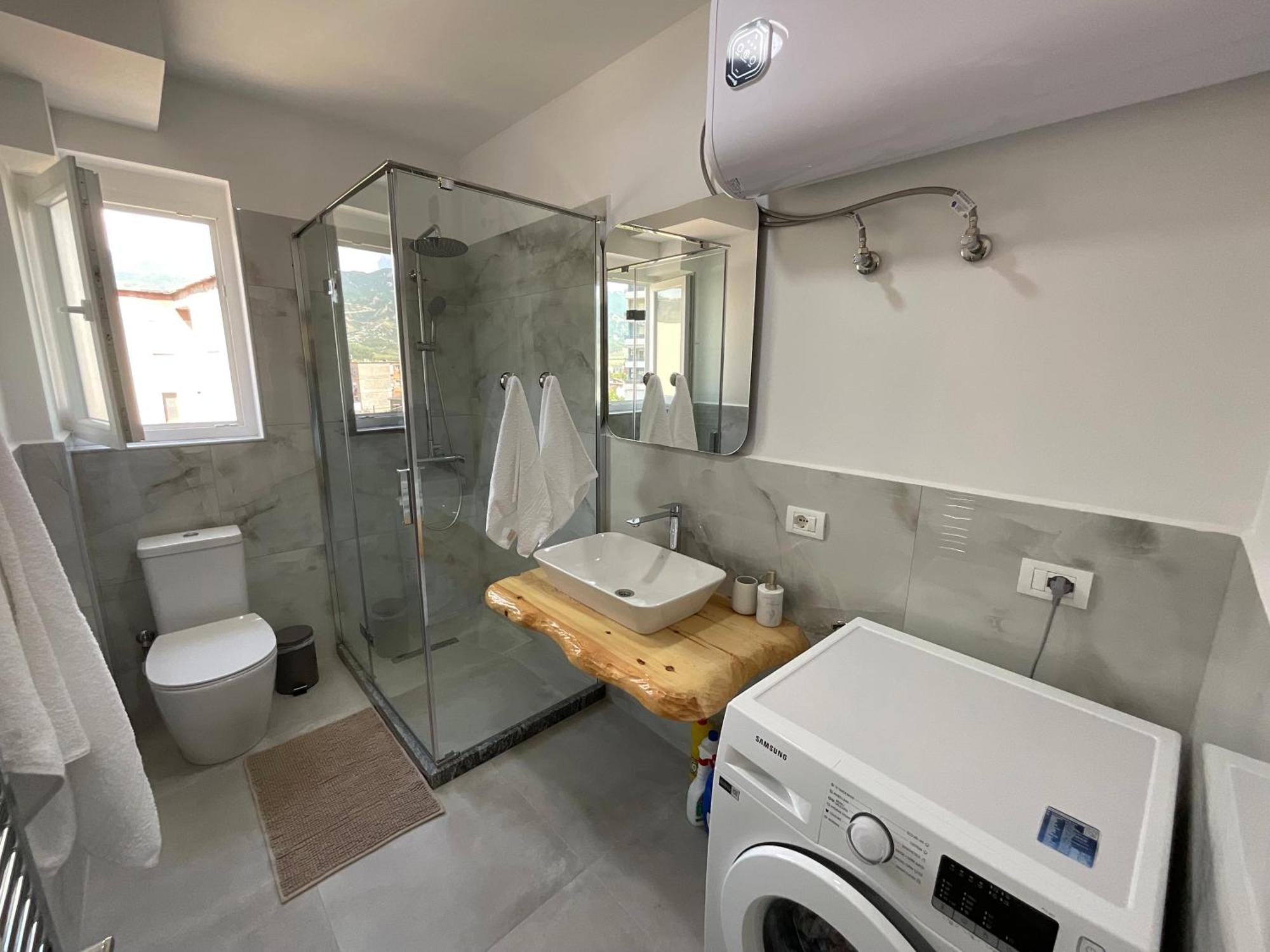 Spring Apartment In Permet Luaran gambar